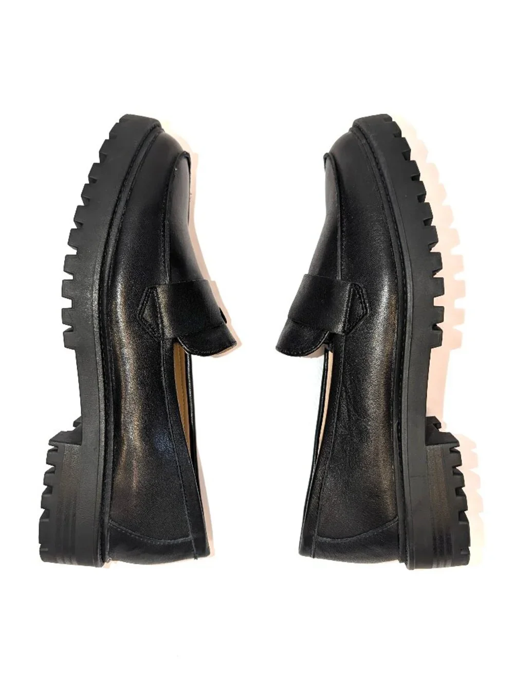 NWOT Banana Republic | Leather Vee Strap Lugg Sole Black Loafers | Size 8.5